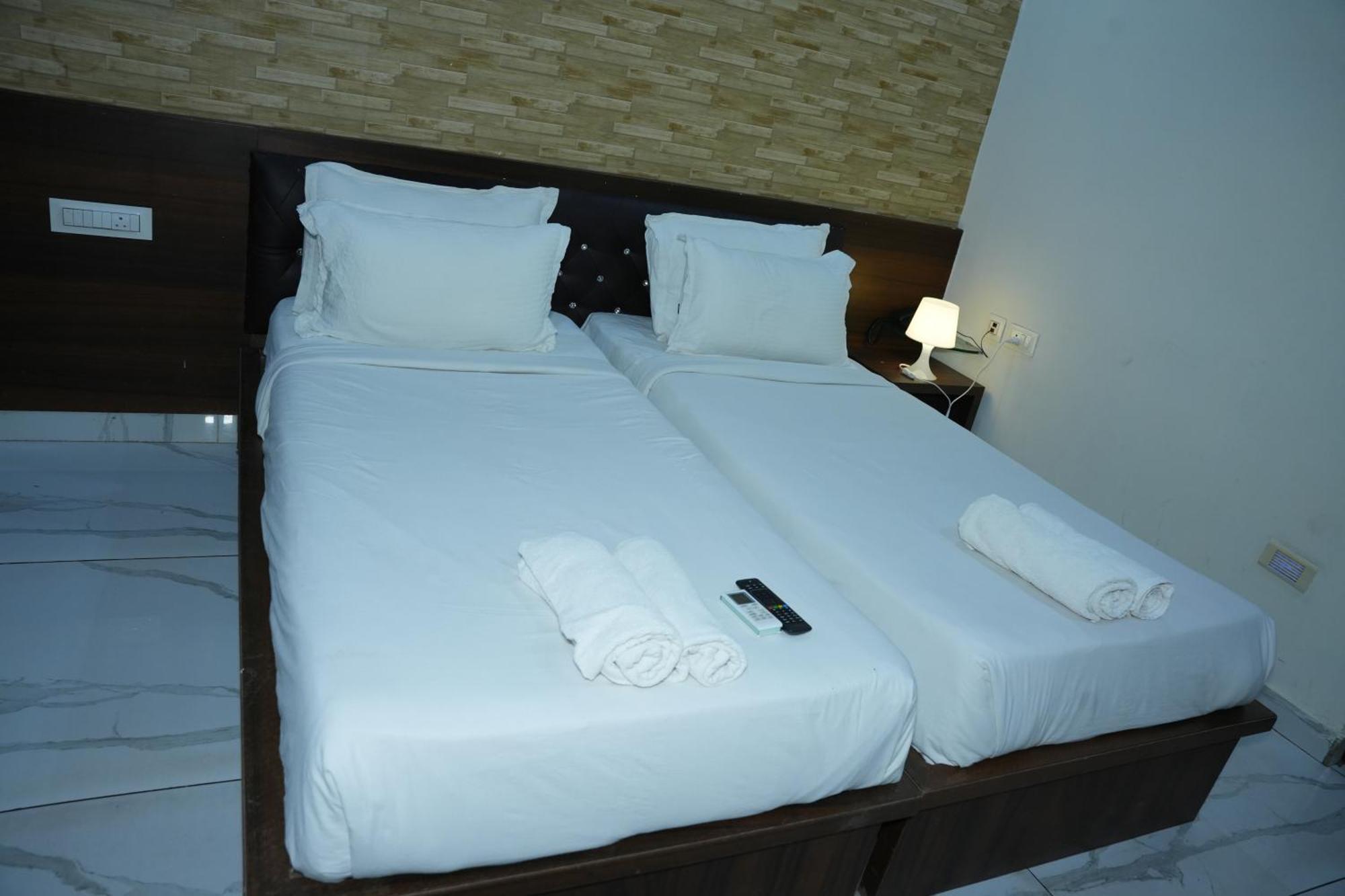 Hotel Plaza Hyderabad Airport Zone Shamshabad Exterior photo