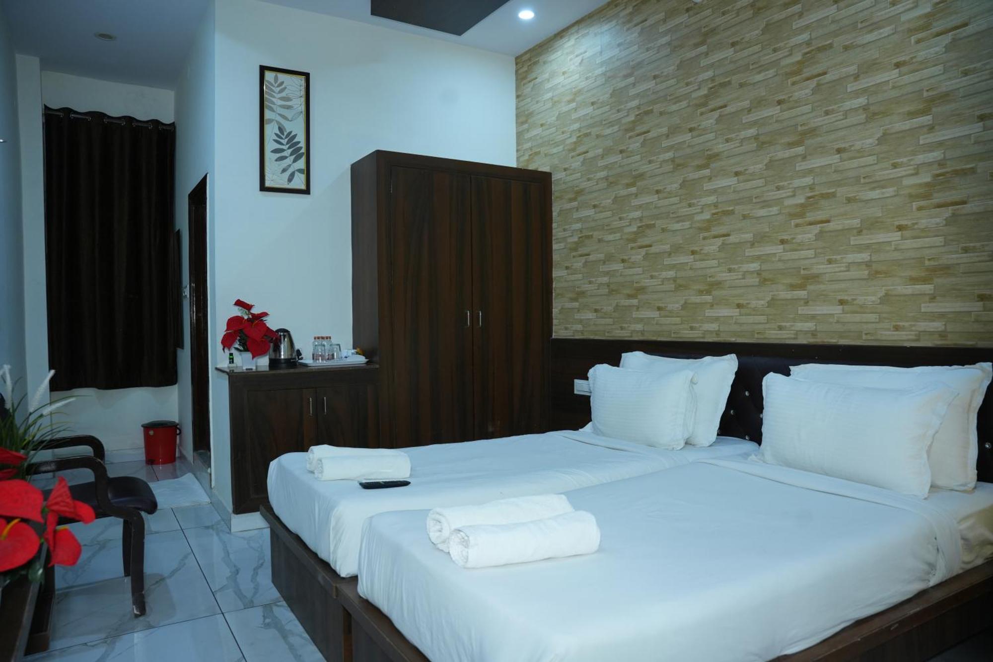 Hotel Plaza Hyderabad Airport Zone Shamshabad Exterior photo