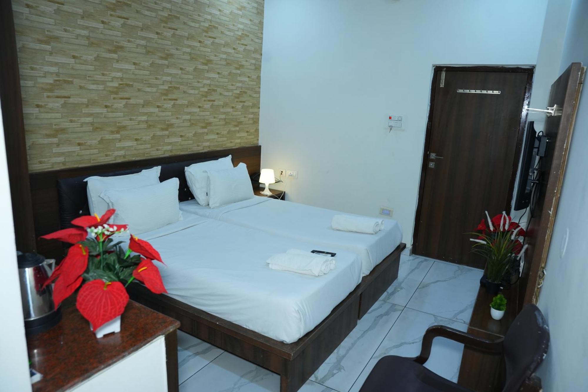 Hotel Plaza Hyderabad Airport Zone Shamshabad Exterior photo