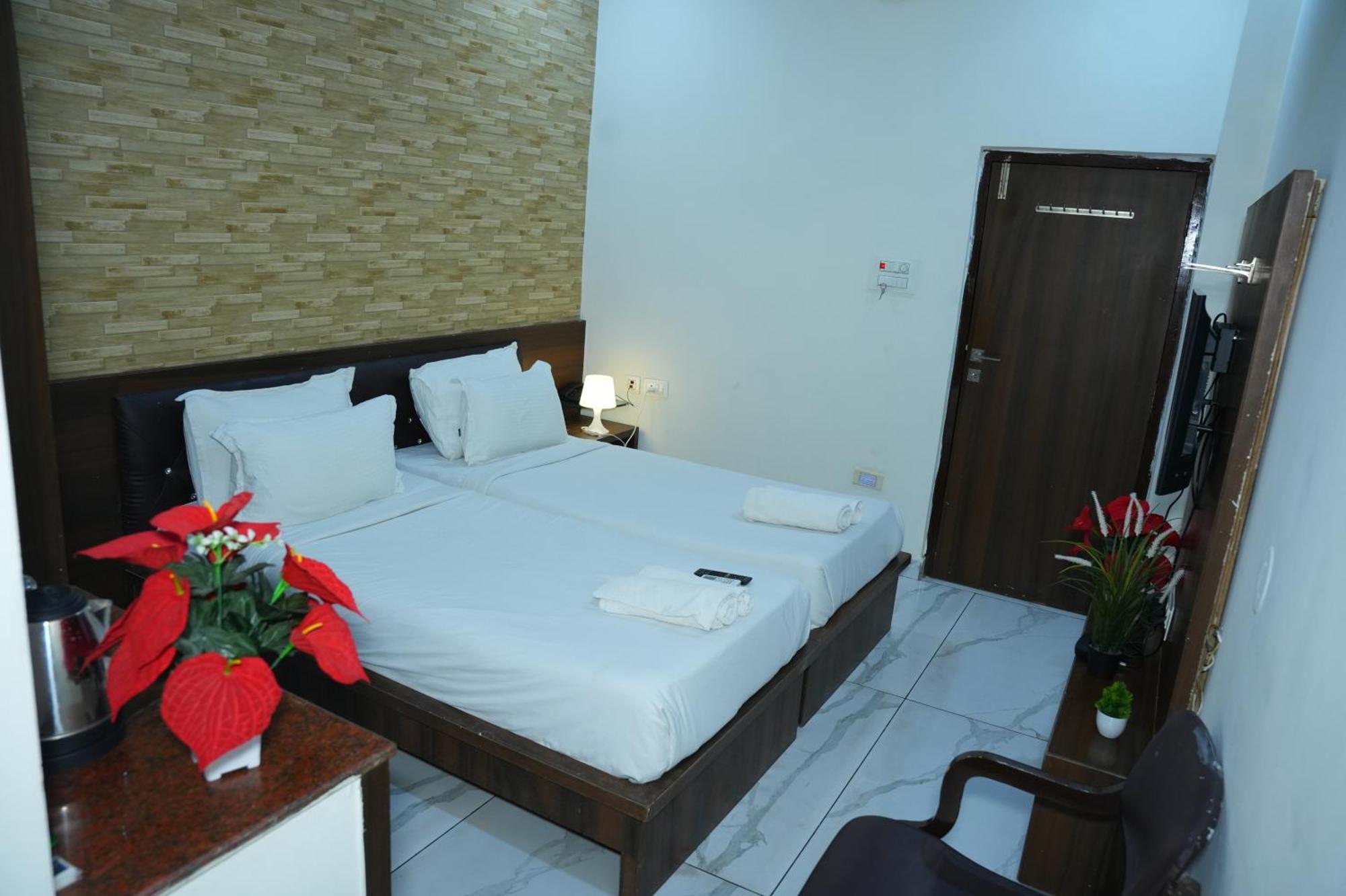 Hotel Plaza Hyderabad Airport Zone Shamshabad Exterior photo